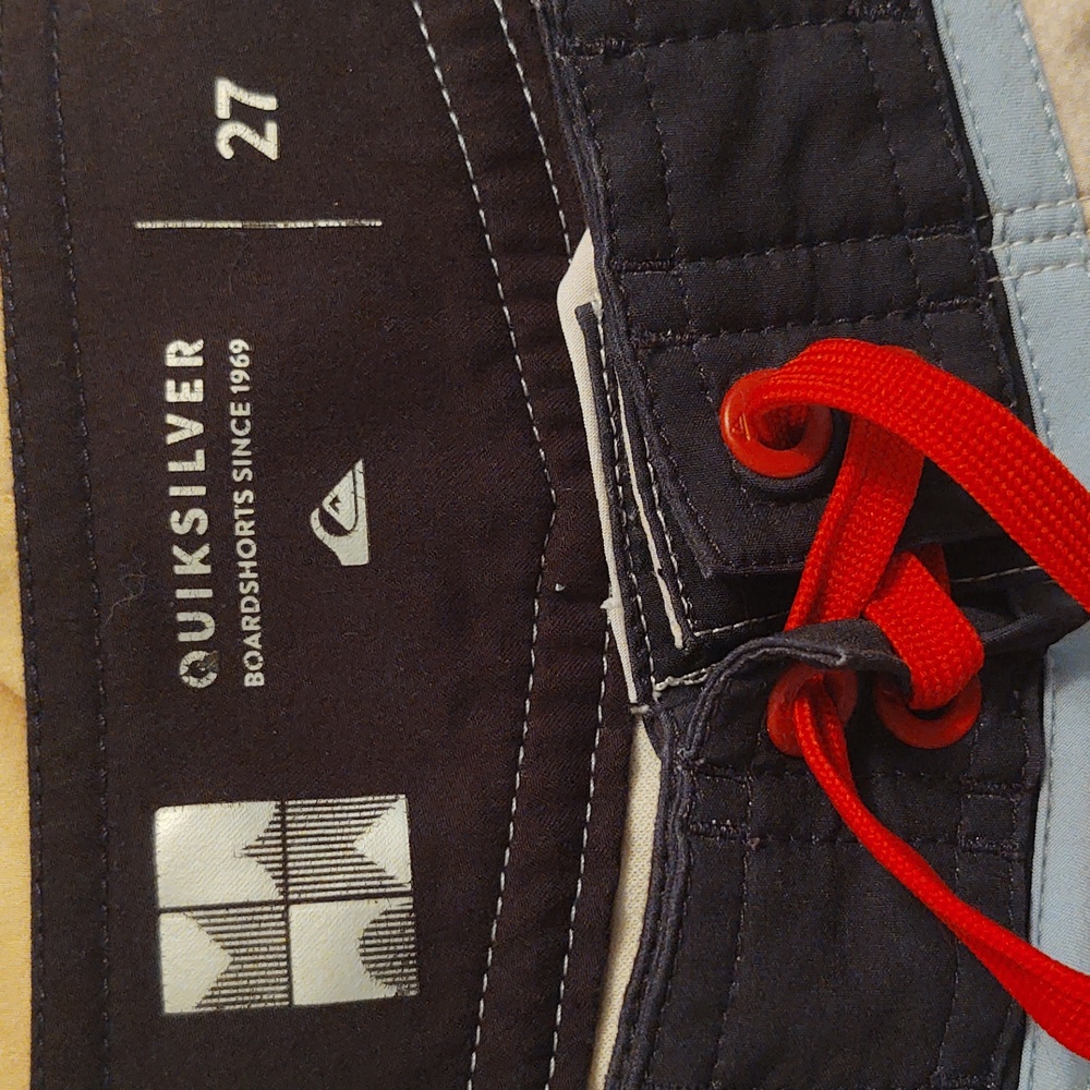 Bundle Of 2 USED Quiksilver Board Shorts Size XS/27 - Picture 14 of 16